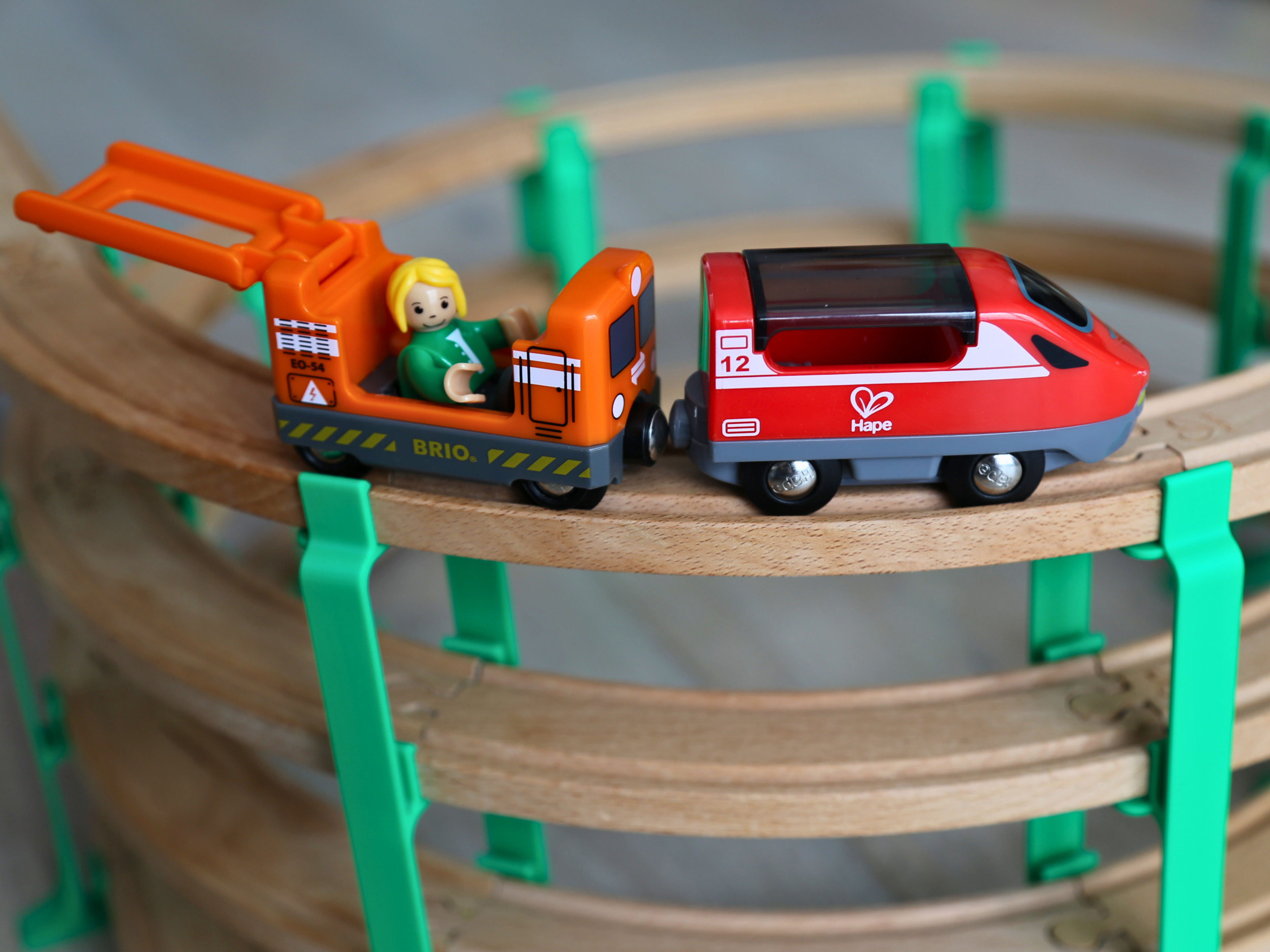 Spiral Pillars for Wooden Train | 8 Numbered Pillars With Organizer
