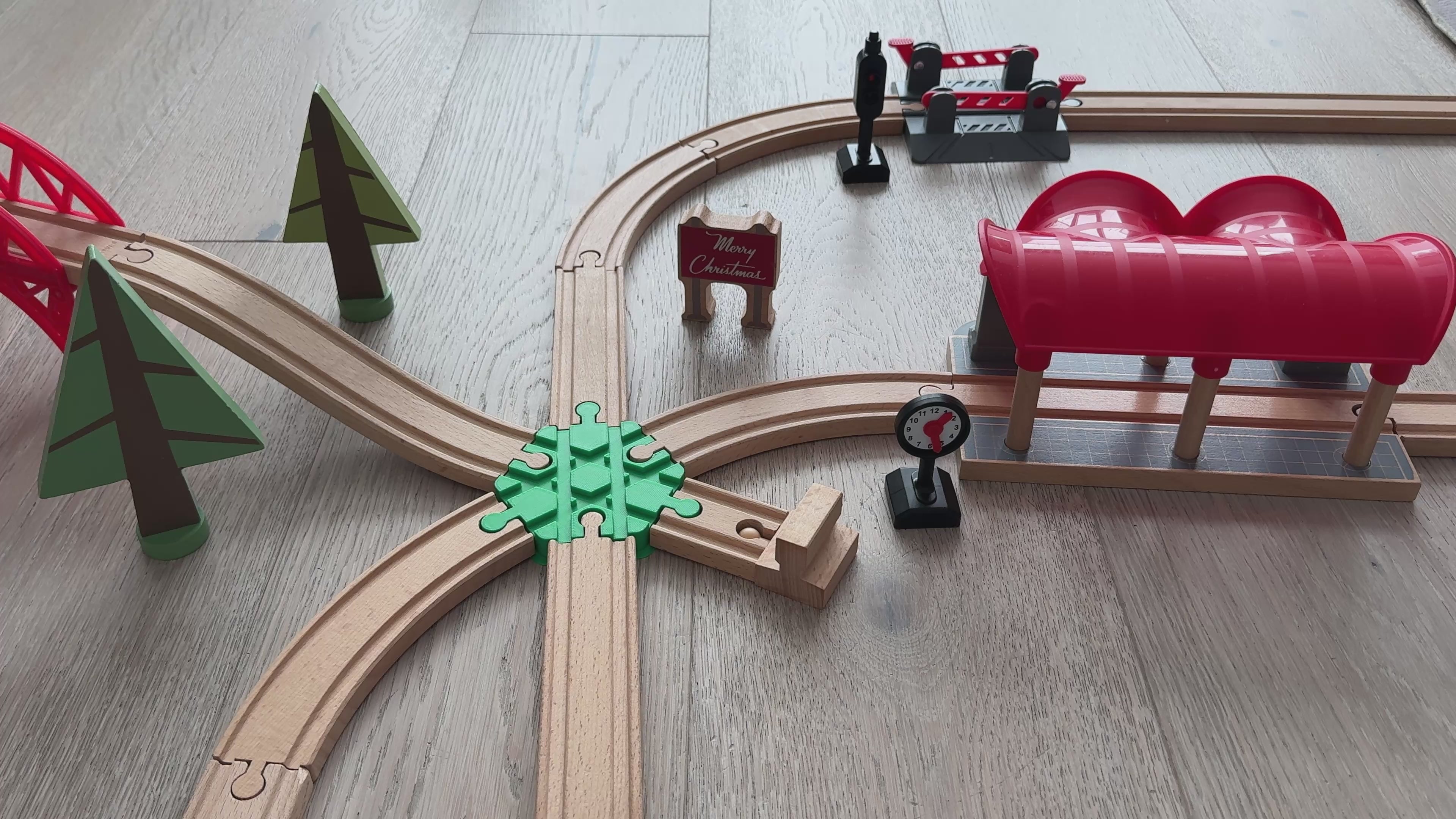 6-Way Wooden Train Track Crossing - Compatible with Duplo & Wooden Train