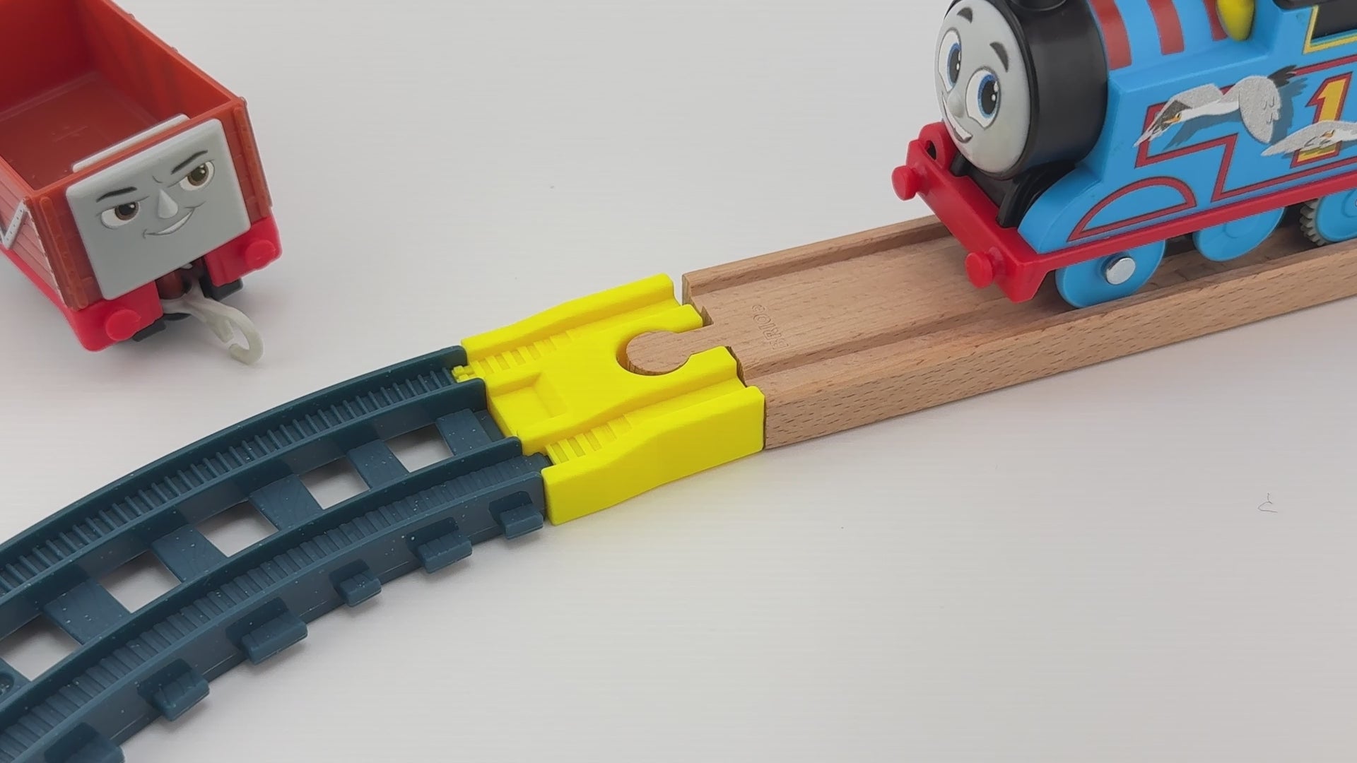 Wooden Train to Thomas & Friends Adapters - 4 Pieces Set - Trackmaster 2014 and newer