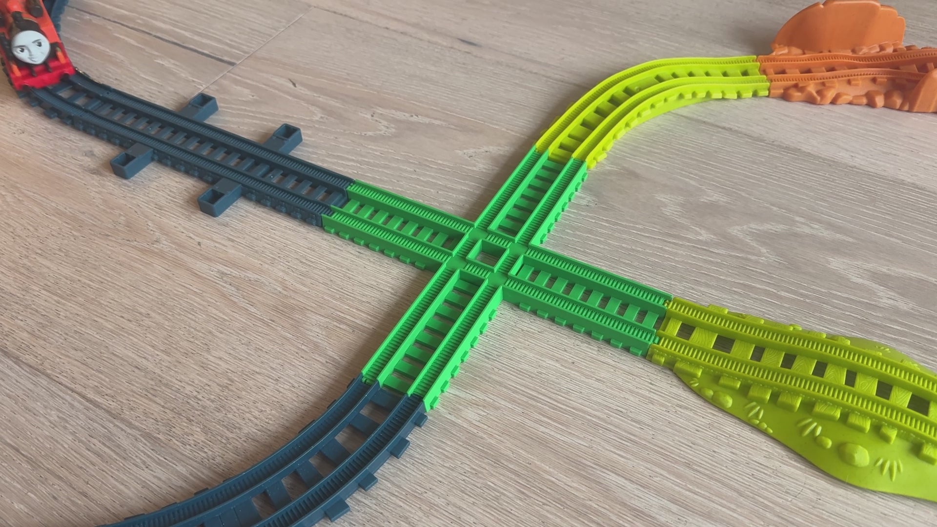 Long 4-way Crossing for Thomas & Friends Tracks - Trackmaster 2014 and newer