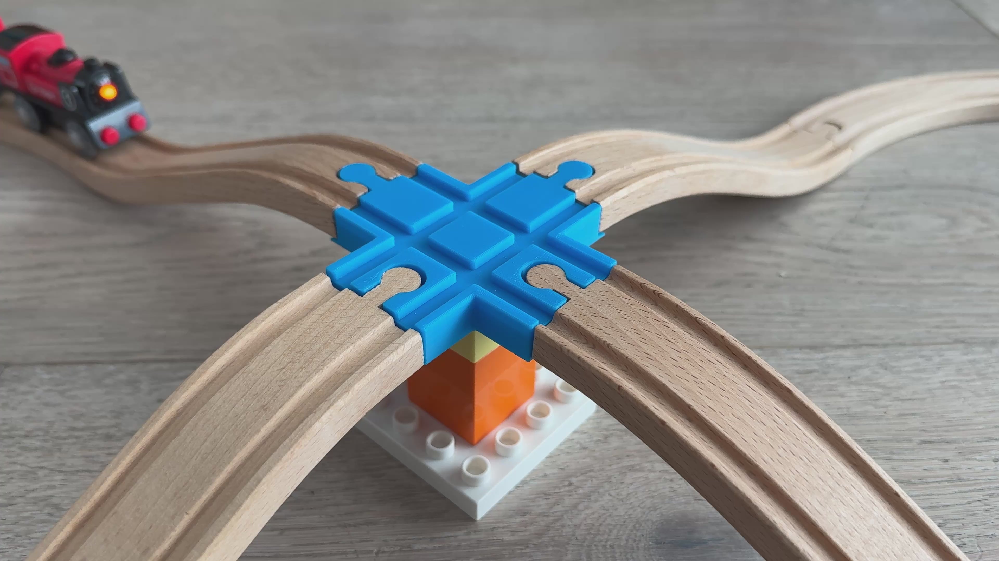 4-Way Wooden Train Track Crossing